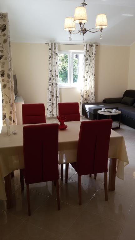 Appartement Apartman Viktorija à Vodice Extérieur photo